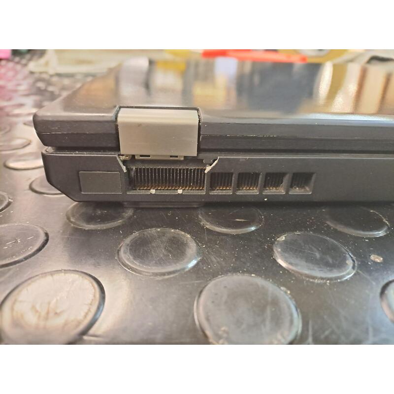 Portatil Reacondicionado Lenovo Thinkpad P53 I7-9850h 32gb 512ssd 15,6" Fhd Win11pro Instalado Pequeña Rotura En Carcasa Teclado Italiano 1 Año De Garantia